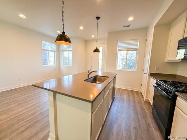 Photo - 591 S Pitkin Ct