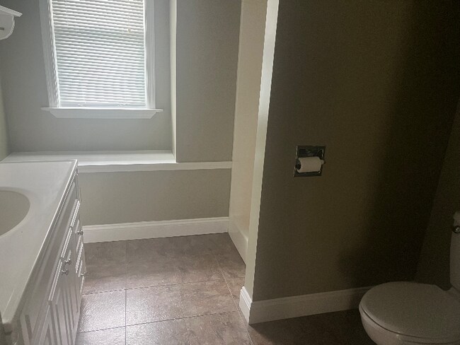 Photo - 387 E State St Unit Apt 2 Up