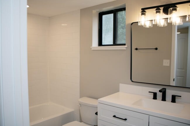 Photo - 114 Oak St Unit 1