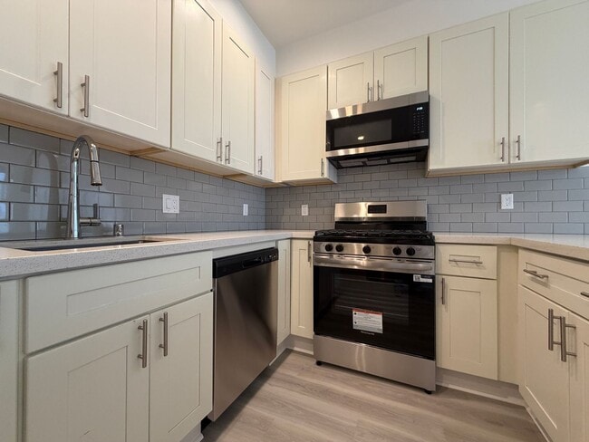 Photo - 571a Minna St