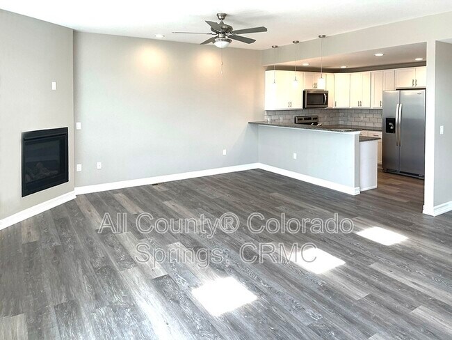 Photo - 610 Thimbleberry Point