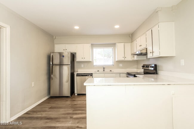 Photo - 5501 N 68th Ave