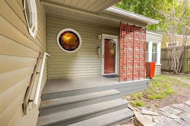 Building Photo - 3715 Robinson Ave Rental