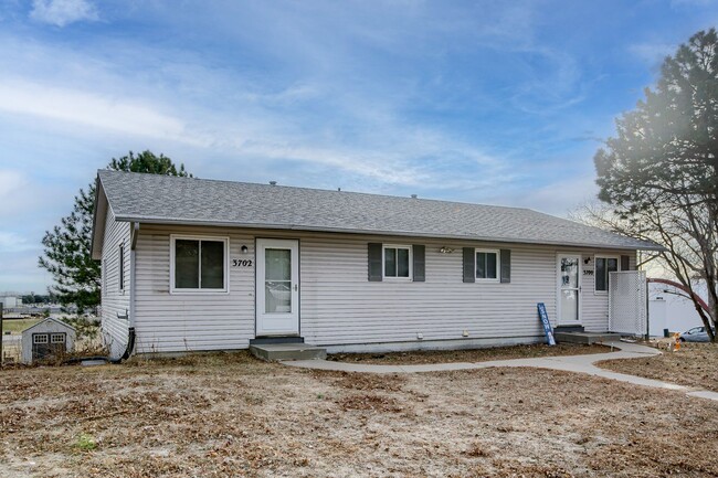 Building Photo - 3700/3702 N 22nd St Duplex Unit 3702 Rental
