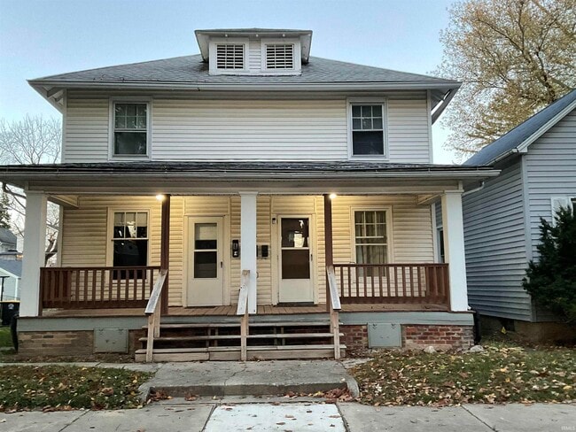 Building Photo - 1328 Sinclair St