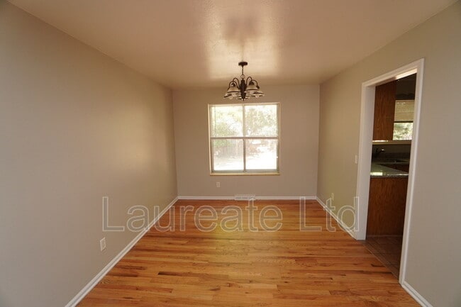 Photo - 1853 S Oakland St