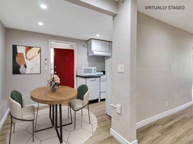 Photo - 985 1/2 Dexter St Unidad 985 Dexter