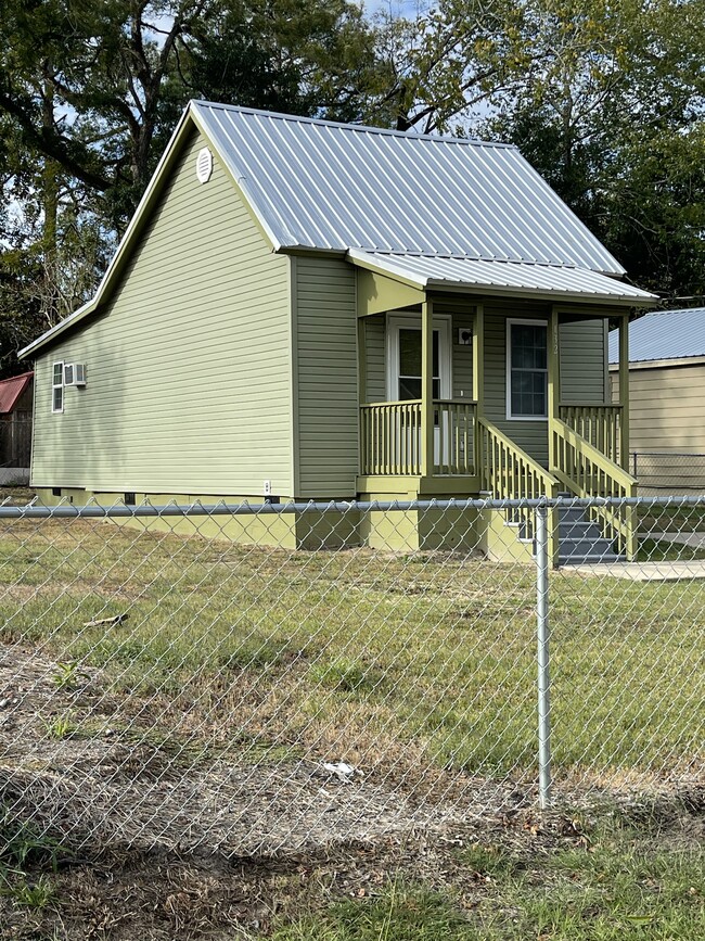 Photo - 132 Patten St