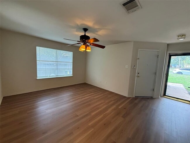 Photo - 224 Jim Miller Dr