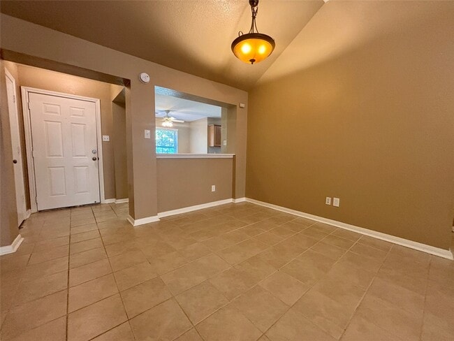 Photo - 3815 Maple Dr