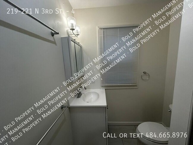 Photo - 219-221 N 3rd St.-4 Unidad 4