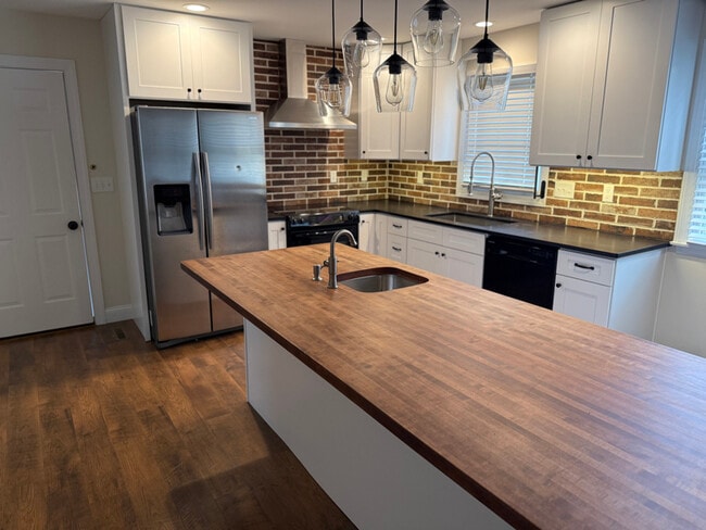 Photo - 125 Fieldstone Dr