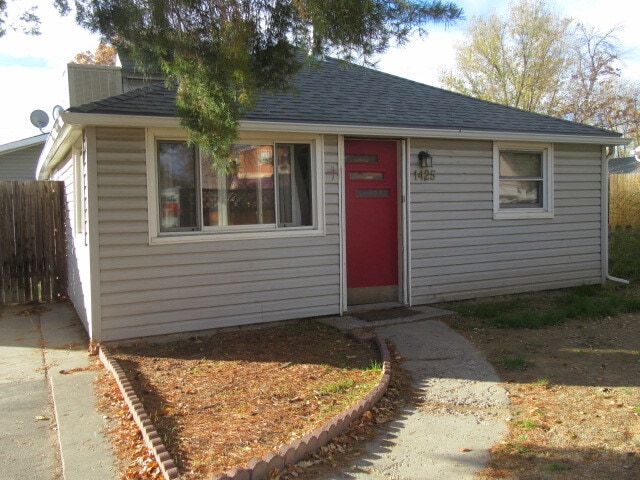 Building Photo - 1425 Pinyon Ave Unit 1425 Pinyon Avenue A