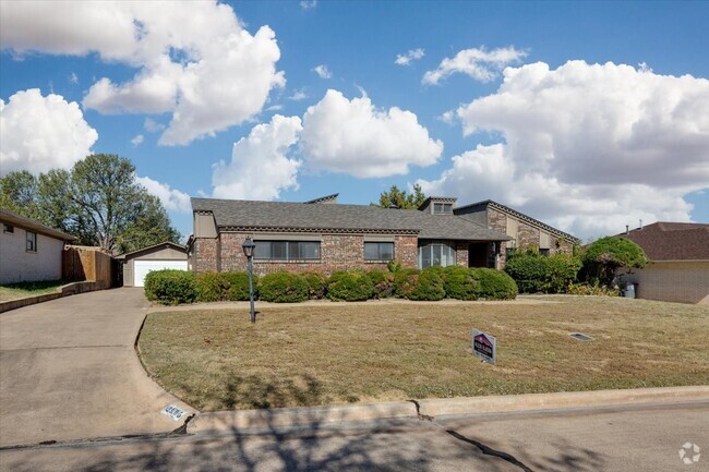 Building Photo - 2905 NW Templeton Terrace Rental