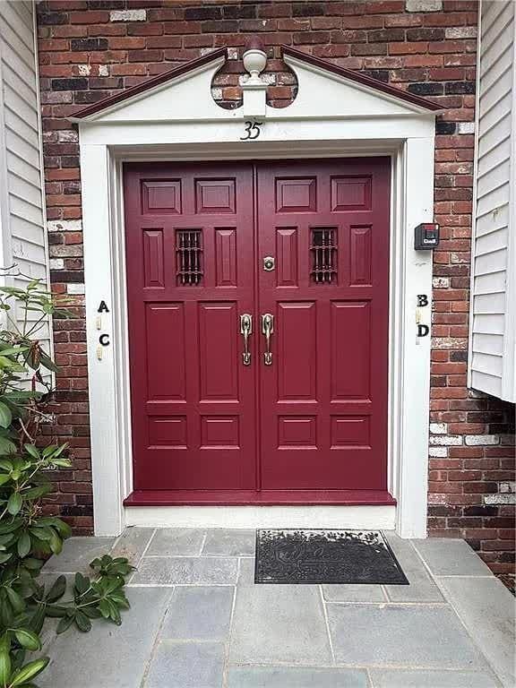 35 Brookdale St