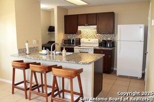 Photo - 8930 Kenton Ct House