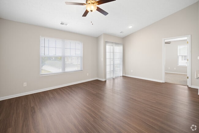 The Pearl - Living Room