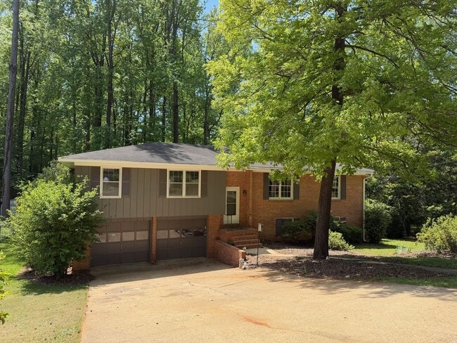 Building Photo - 307 Lancaster Ave