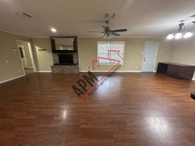 Photo - Gorgeous 3 Bedroom House!