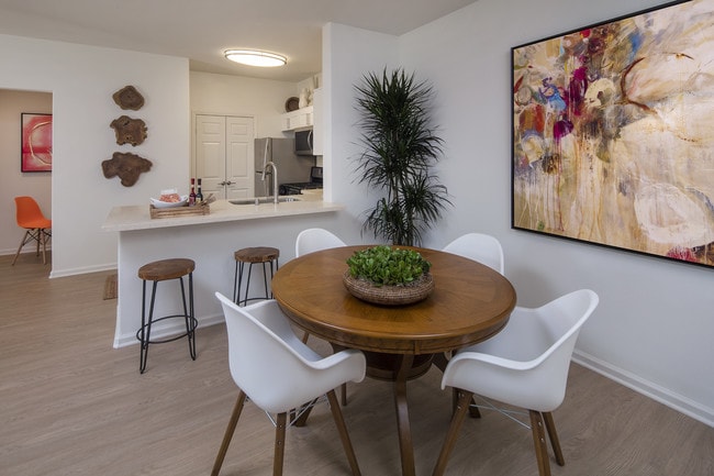 Del Rio Apartment Homes