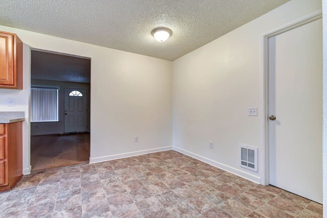 Photo - 15829 Manor Way Unit #2