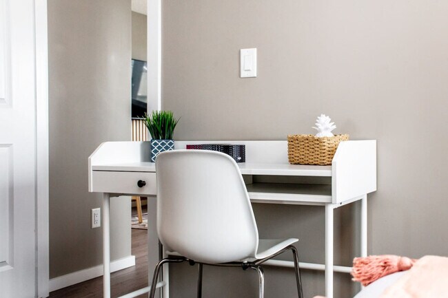 Photo - 397 Windermere Rd NW Unit ID1308605P