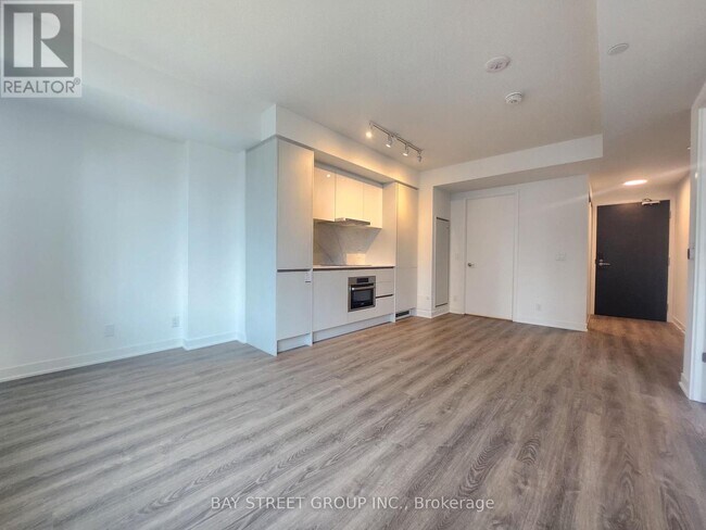 Photo - 180 Front St E Unit 716