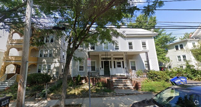 Building Photo - 28A Cherry St Unit 2 Rental