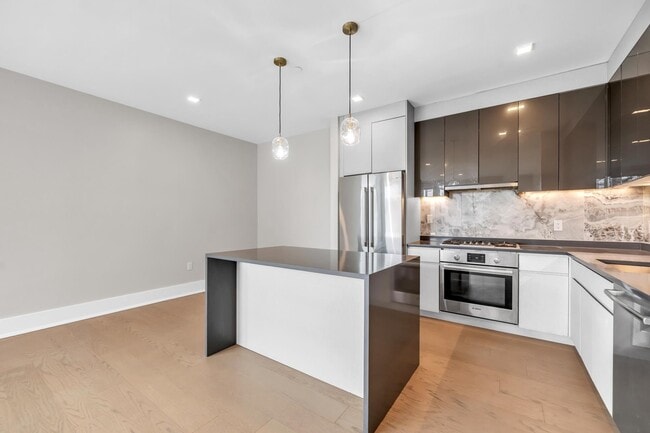 Building Photo - 7101 River Rd Unit 307B