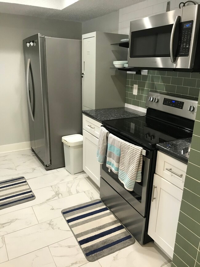 Photo - 2816 S Bartell Dr Rental