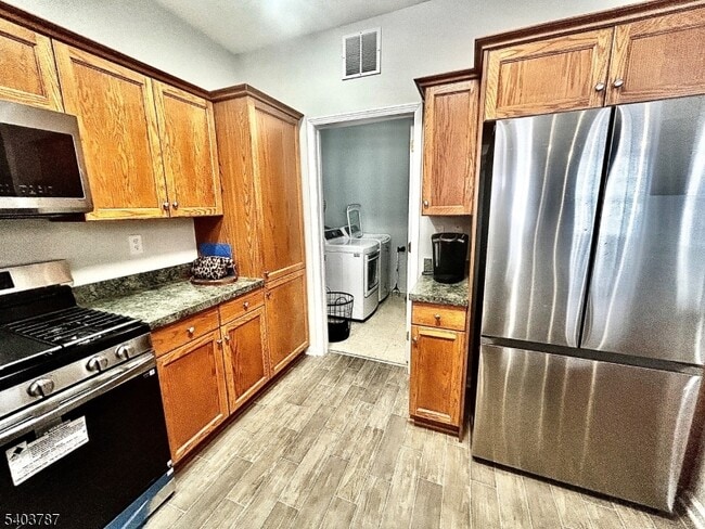 Photo - 172 Winchester Ct