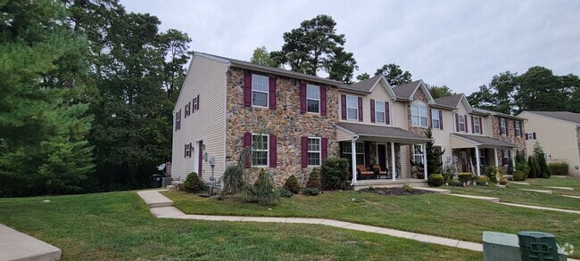 Building Photo - Beautiful 3 bedroom 2.5 bathroom END Unit ... Rental
