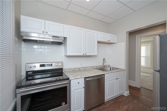 Photo - 2148 Main St