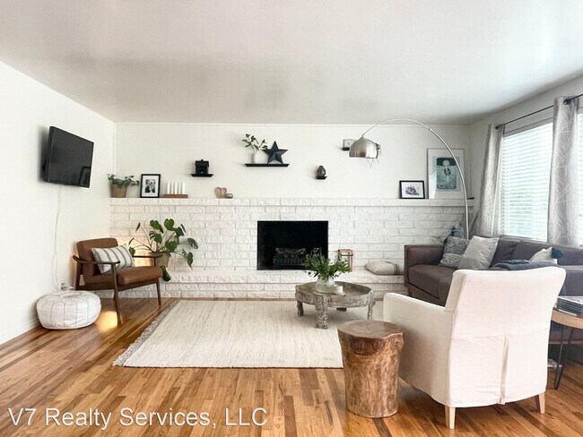 Photo - 4 br, 3 bath House - 7849 S. Nantucket Dr.