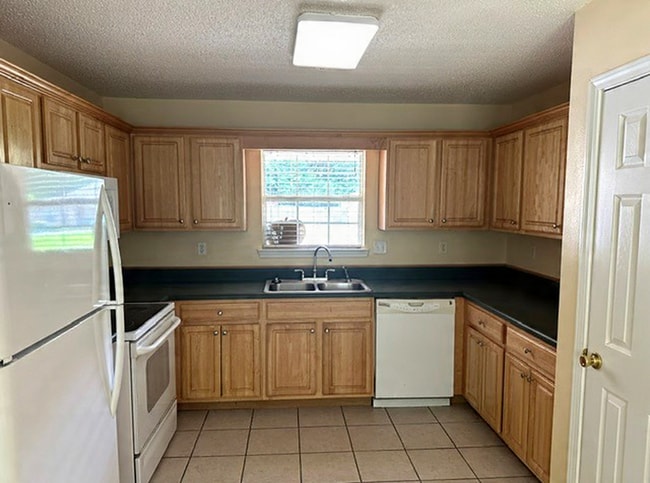 Photo - 4821 Acorn Dr