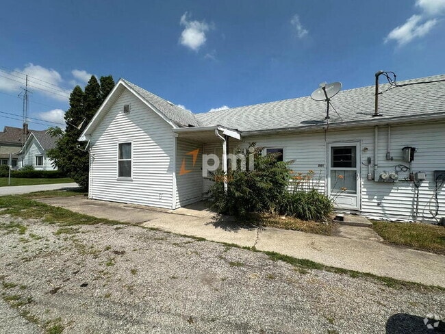 Building Photo - 201 Railroad St Rental