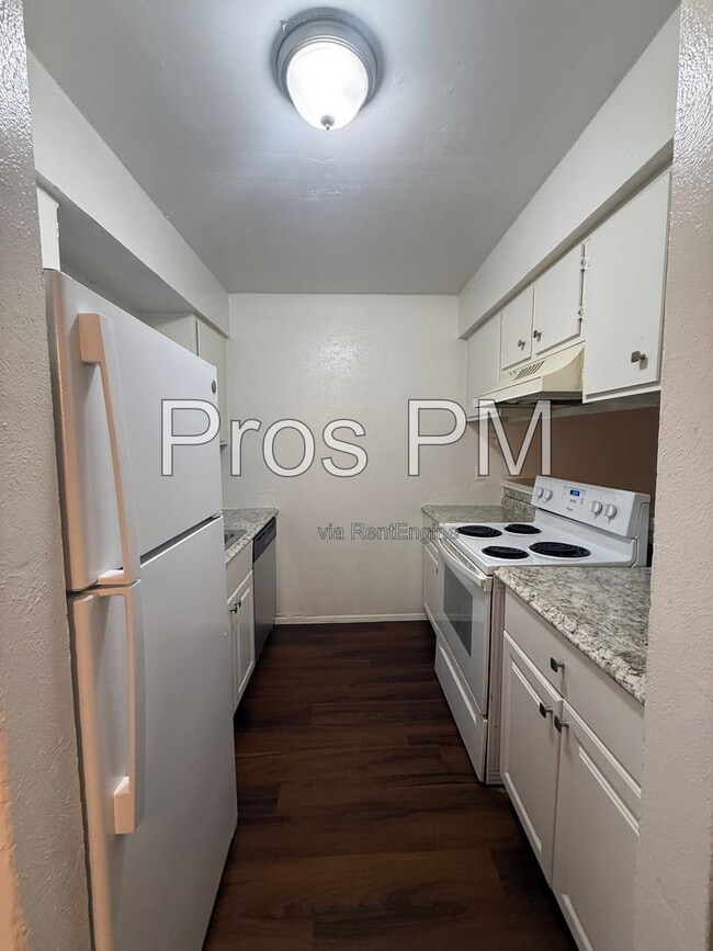 Photo - 410 Bryan St Unit 2