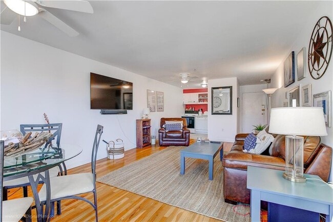 Photo - 401 Bellevue Ave Unit 303