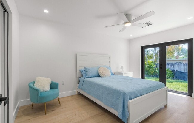 Photo - 303 De Carie St