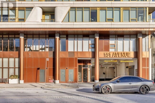 Photo - 151 Avenue Rd Unit 805
