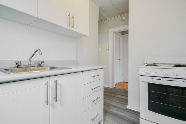Photo - 1 Bedroom at Yonge / Eglinton Unit 3