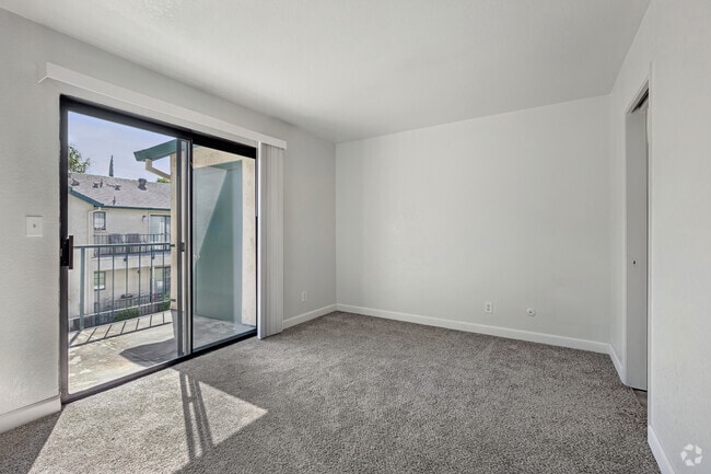2BR, 2BA - 885SF - Primary Bedroom - Country Hollow Apartments