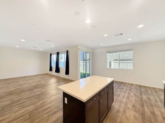 Photo - Stunning 3B/2.5BA Home in Murrieta for Rent!