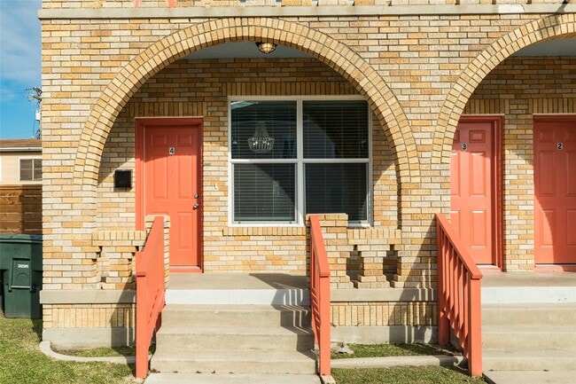 Building Photo - 2516 Avenue K Unit 4 Rental