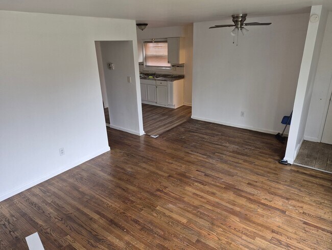 Photo - 18884 Bloom St