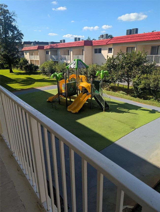 Building Photo - 5820 NW 17th Pl Unit 206