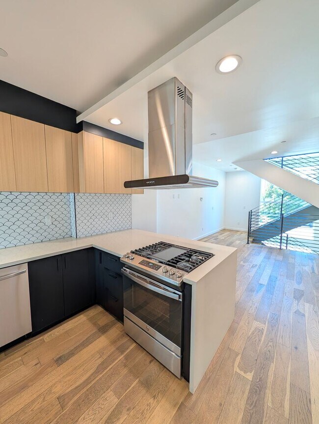 4260 Laurel Canyon Blvd Unit 4260