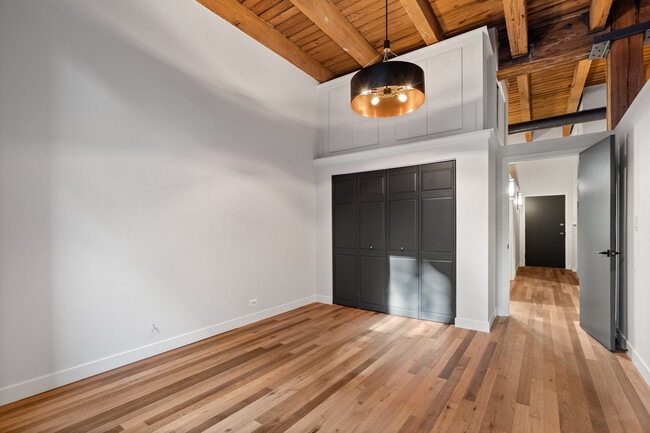 Master Bedroom - 525 N Ada St Unidad 15