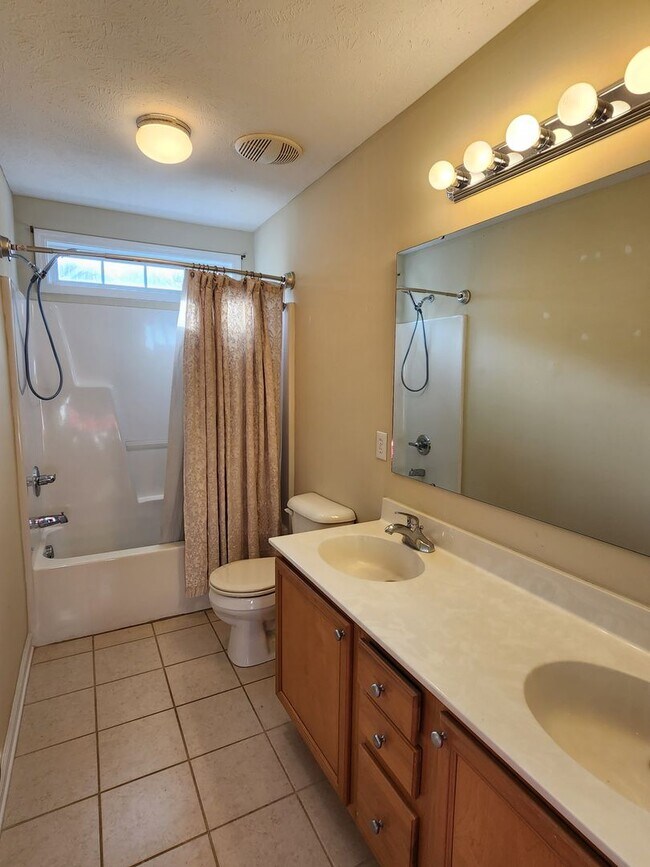 3 bed 2 bath with a bonus room in Jack Britt! Rental House Rental in