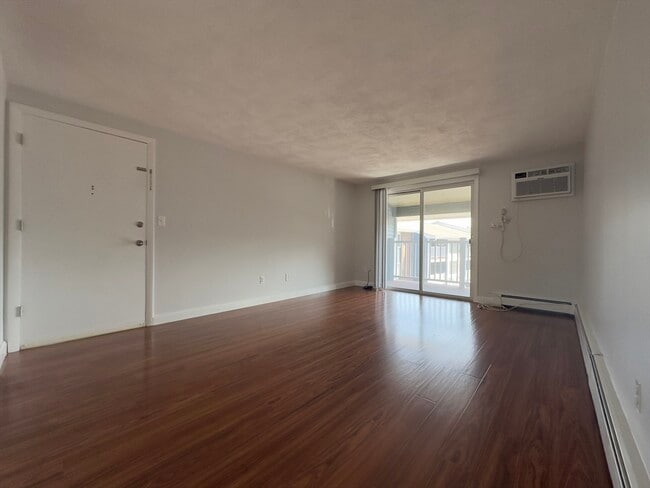 Photo - 11 Woodcrest Ct Unit 5